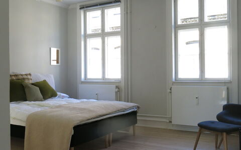 Center - Studio - Close To The King: Bedroom