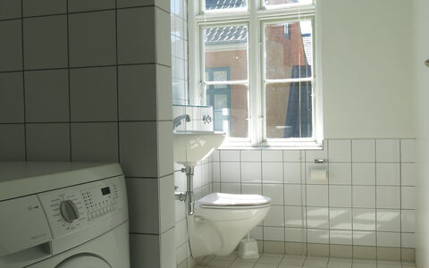 Center - Studio - Close To The King: Bathroom