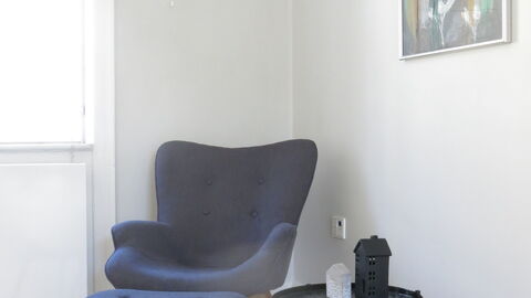 Center - Studio - Close To The King: Bedroom, Room Detail