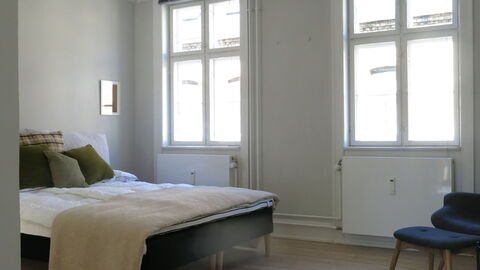 Center - Studio - Close To The King: Bedroom