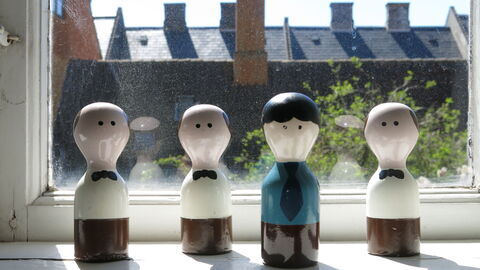 Center - Studio - Close To The King: Outdoor