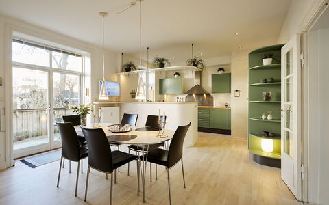 Frederiksberg - 2 Bedrooms: Dining Room, Kitchen