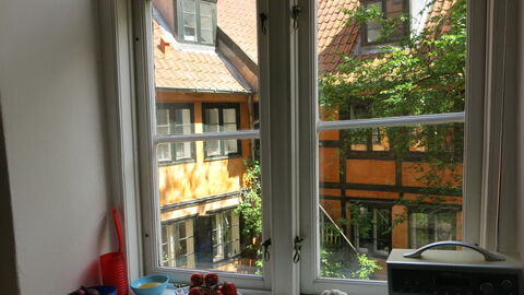 Center - Latiner Neighbourhood: Building Exterior, Outdoor