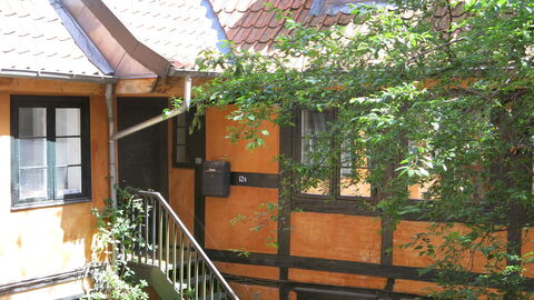 Center - Latiner Neighbourhood: Building Exterior, Outdoor