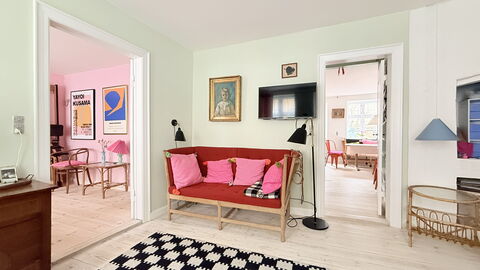 Center - Latiner Neighbourhood: Bedroom, Kitchen