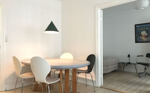 Vesterbro - 2 Bedrooms - Close Tivoli: Dining Room