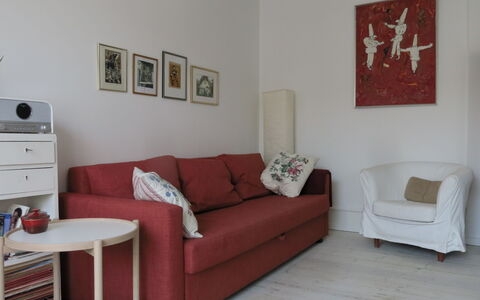 Østerbro - 1 Bedroom Apartment: Living Room