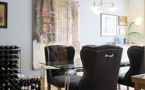 Center - Close To The King - The Marble Church: Dining Room