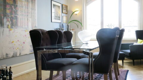 Center - Close To The King - The Marble Church: Dining Room