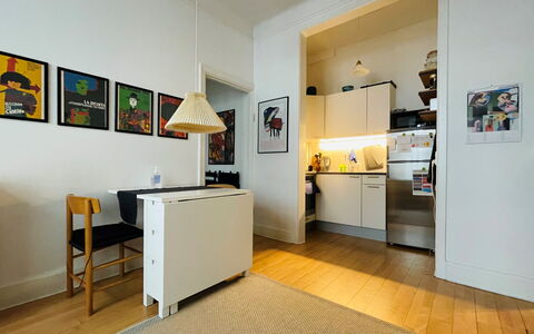 Østerbro - 1 Bedroom Apartment: Kitchen, Living Room