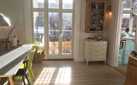 Center - Close To The King: Dining Room