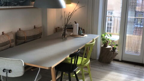 Center - Close To The King: Dining Room