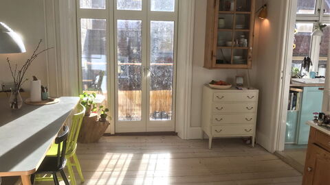 Center - Close To The King: Dining Room