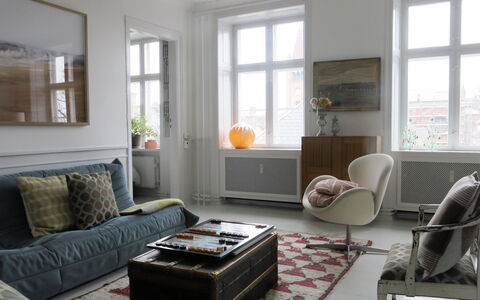 Center - Close To The Royal Palace: Living Room