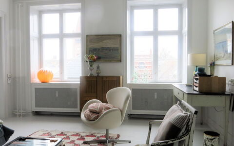 Center - Close To The Royal Palace: Living Room