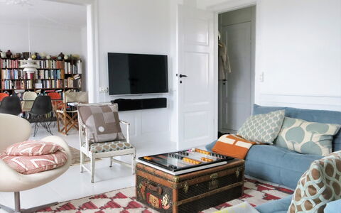 Center - Close To The Royal Palace: Living Room