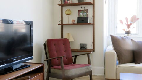 Østerbro - Perfect For Family - 2 Bedroom: Living Room