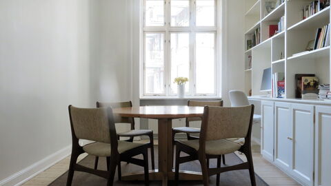 Østerbro - Perfect For Family - 2 Bedroom: Dining Room