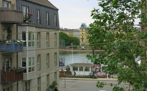 Cozy Area - Super Location - Balcony: Living Room, Outdoor