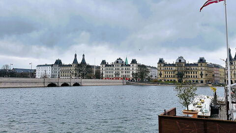 Cozy Area - Super Location - Balcony: Outdoor