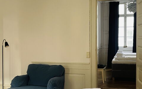 Center-inner City-2 Bedrooms-close To Everything