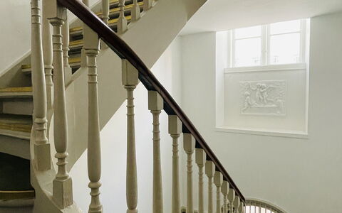 Center-inner City-2 Bedrooms-close To Everything