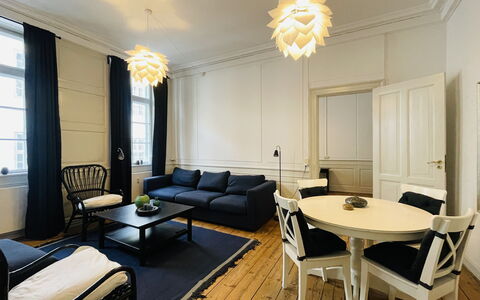 Center-inner City-2 Bedrooms-close To Everything