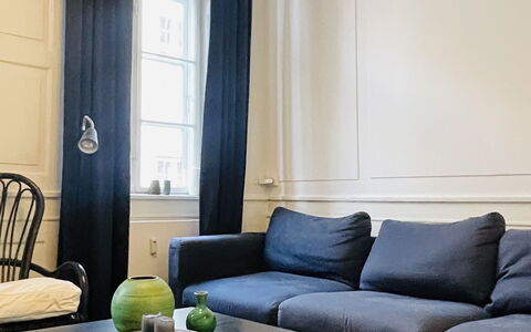 Center-inner City-2 Bedrooms-close To Everything