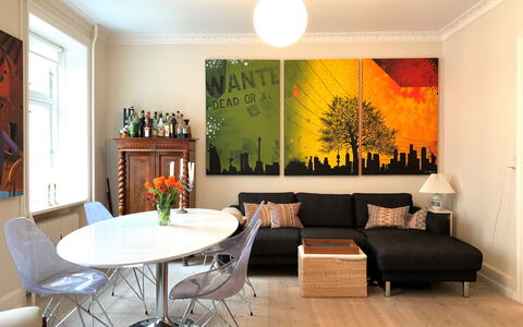 Østerbro - 2 Bedrooms - 4 People: Dining Room, Living Room