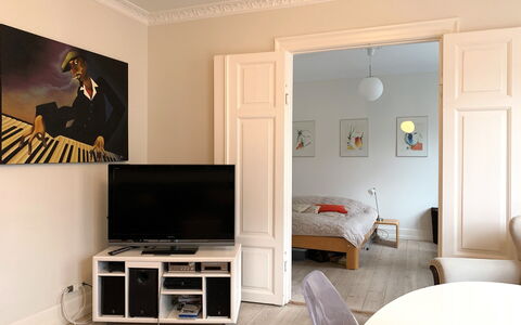 Østerbro - 2 Bedrooms - 4 People: Dining Room, Living Room