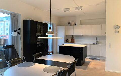 Frederiksberg - Carlsberg City - 2 Bedrooms: Dining Room, Kitchen