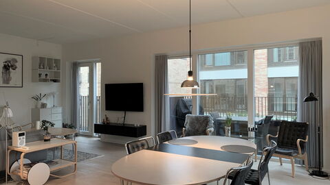 Frederiksberg - Carlsberg City - 2 Bedrooms: Dining Room, Living Room