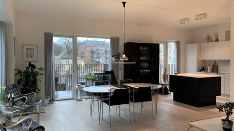 Frederiksberg - Carlsberg City - 2 Bedrooms: Dining Room, Kitchen