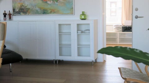 Vesterbro - Center -lakes - 2 Bedrooms: Living Room