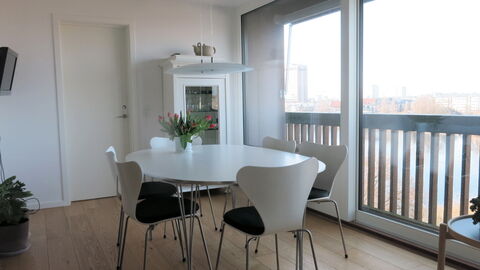 Vesterbro - Center -lakes - 2 Bedrooms: Dining Room