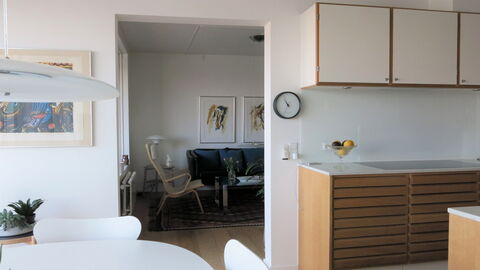 Vesterbro - Center -lakes - 2 Bedrooms: Dining Room, Kitchen
