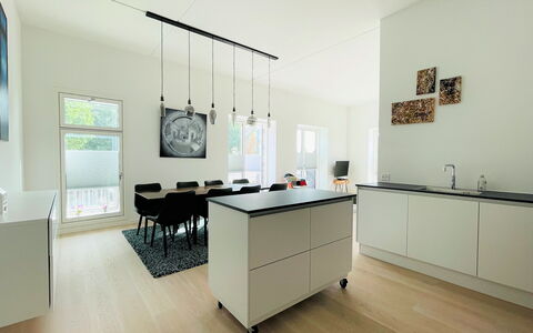 2 Bedrooms - 5 People - Close To Metro: Dining Room, Kitchen, Living Room