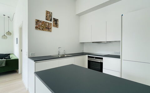 2 Bedrooms - 5 People - Close To Metro: Dining Room, Kitchen, Living Room