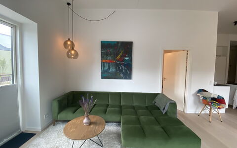 2 Bedrooms - 5 People - Close To Metro: Dining Room, Kitchen, Living Room