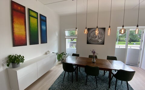 2 Bedrooms - 5 People - Close To Metro: Dining Room, Kitchen, Living Room