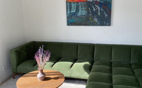 2 Bedrooms - 5 People - Close To Metro: Dining Room, Kitchen, Living Room