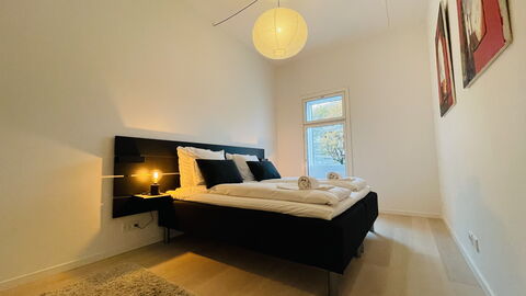 2 Bedrooms - 5 People - Close To Metro: Bedroom