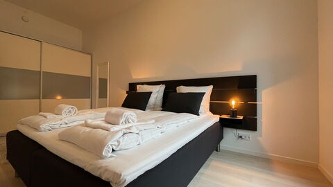 2 Bedrooms - 5 People - Close To Metro: Bedroom