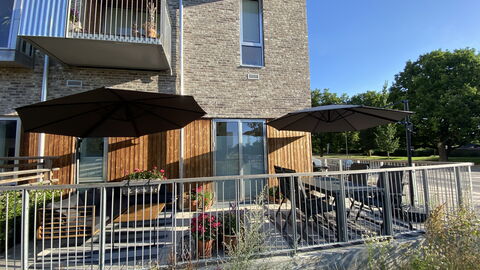 2 Bedrooms - 5 People - Close To Metro: Balcony / Terrace / Patio, Outdoor