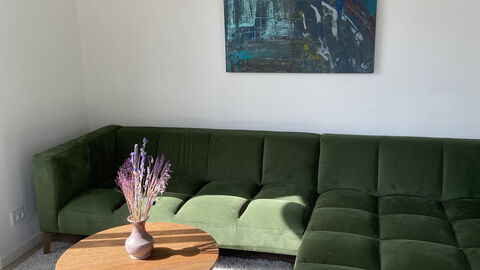 2 Bedrooms - 5 People - Close To Metro: Dining Room, Kitchen, Living Room