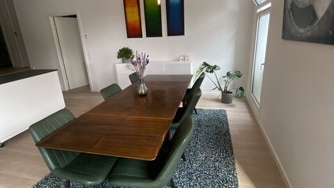 2 Bedrooms - 5 People - Close To Metro: Dining Room, Kitchen, Living Room