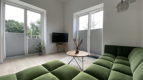 2 Bedrooms - 5 People - Close To Metro: Dining Room, Kitchen, Living Room