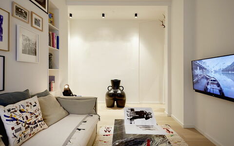 Close To Tivoli - Center: Living Room