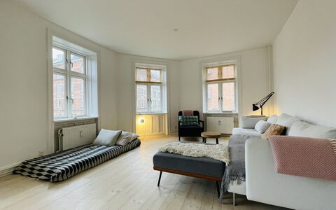 Close To The Lakes - 4 People