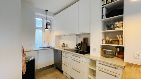 Close To The Lakes - 4 People